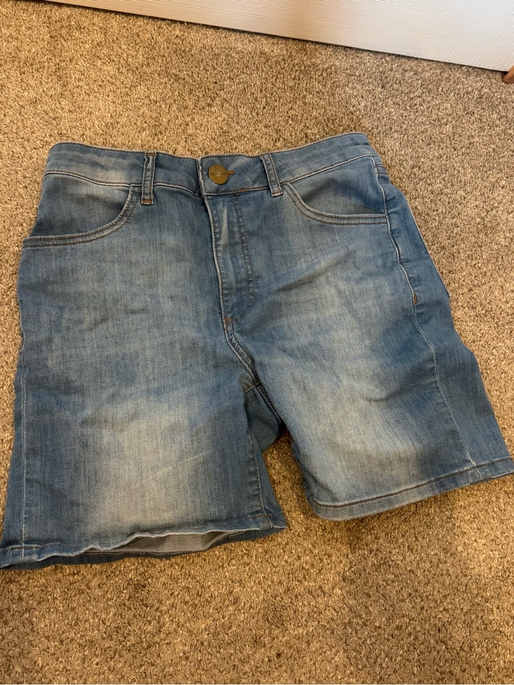W’s Ripton Light Wash Jorts - Hemmed